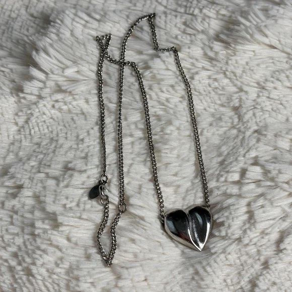 Jewelry - Silver Heart Pendant Necklace - Womens Jewelry